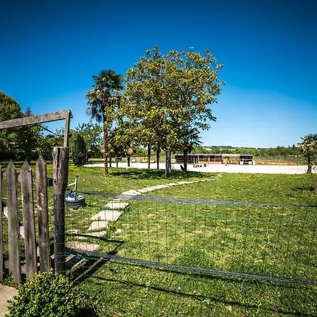 Les De Lily Bed and breakfast 3*