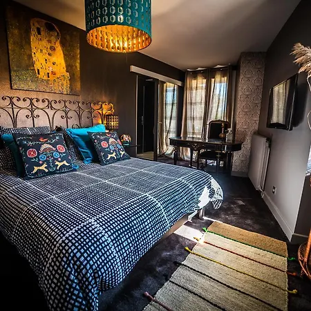 Les De Lily 3* Carresse