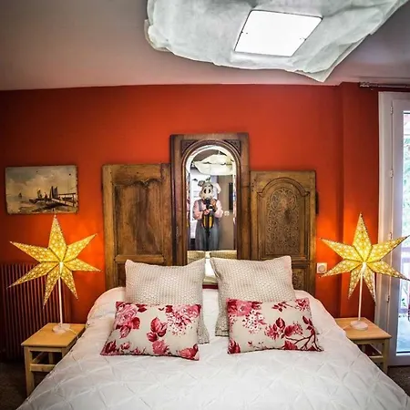 Les De Lily 3* Carresse