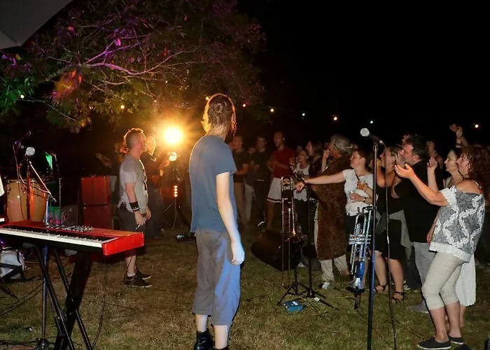 Les De Lily Carresse