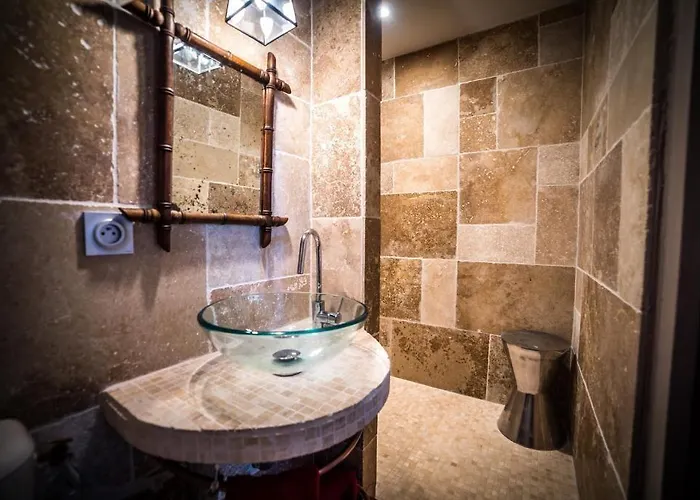 Les De Lily 3* Carresse