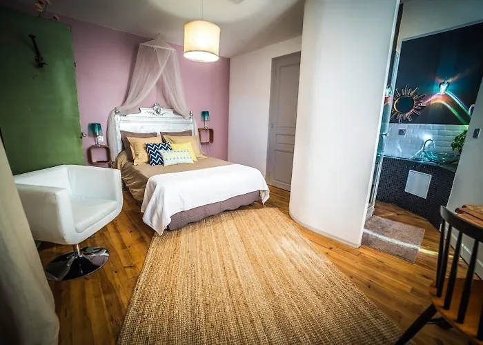 Les De Lily Couette-café 3*