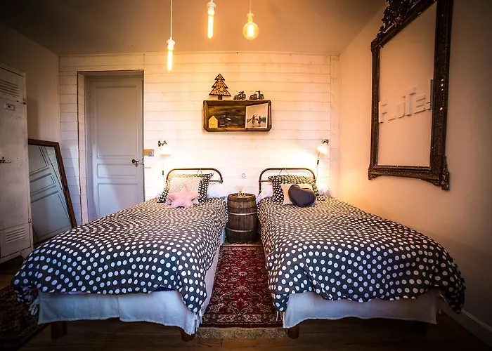 Couette-café Les De Lily 3*