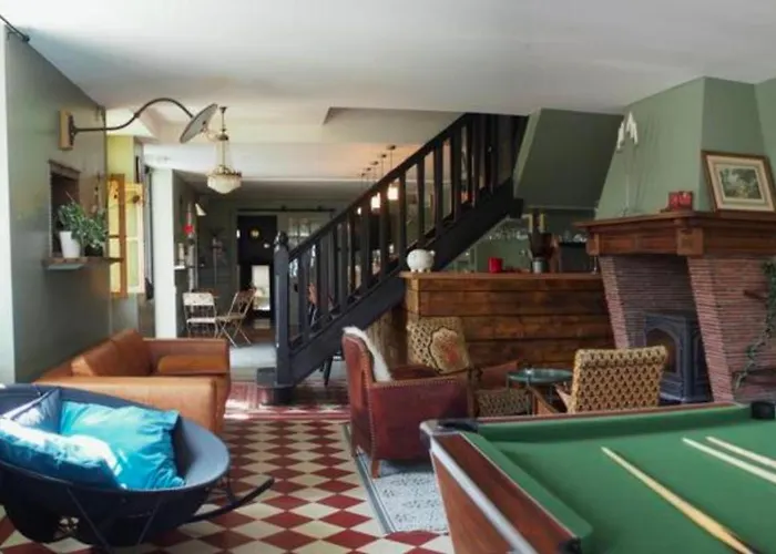 Les De Lily Couette-café 3*